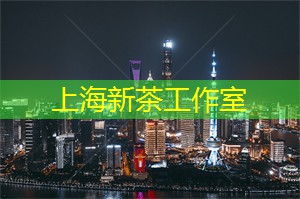 在烧烤街体验夜晚的舌尖之旅